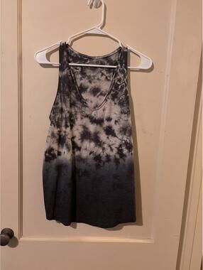 Black and White Tie Dye Sleeveless Tank Top